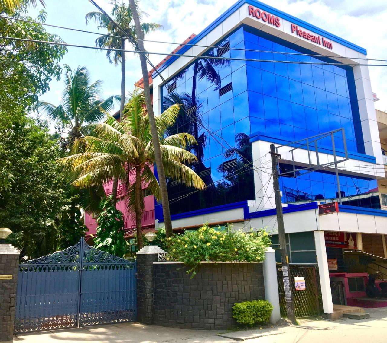 Pleasant Inn Kochi Kültér fotó